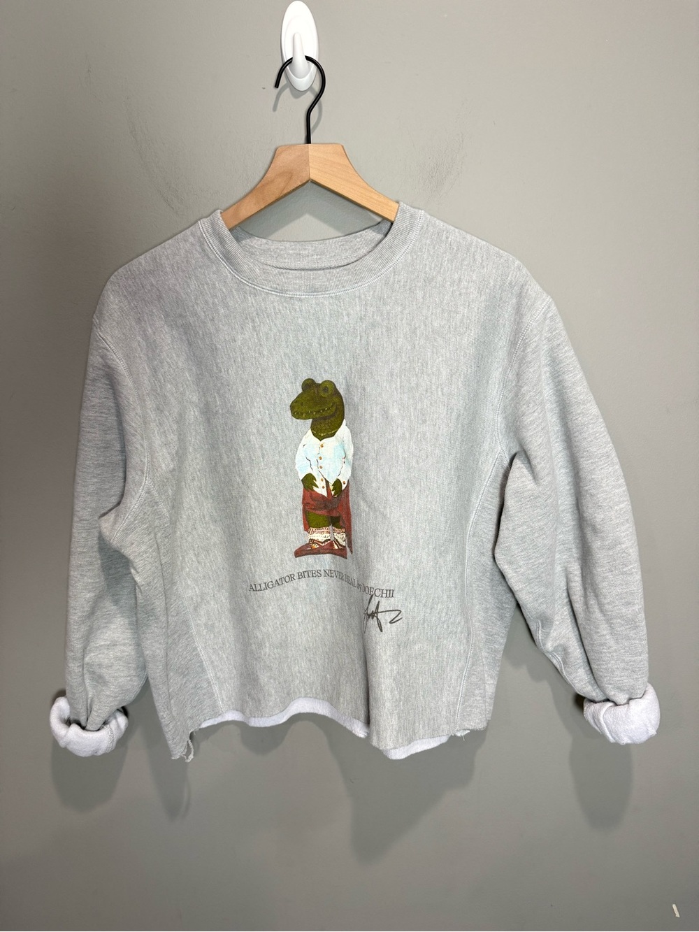 Doechii Alligator Bites Never Heal Cropped Sweatshirt Gray Size M